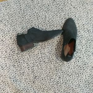 Lucky Brand Suede Bootie 10
